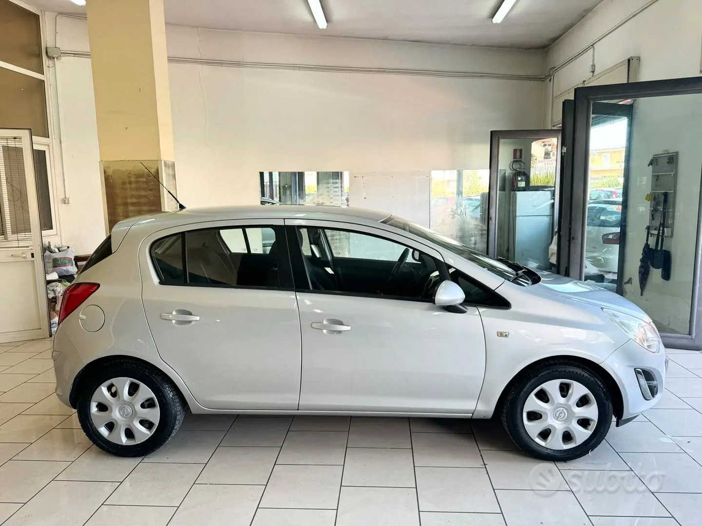Opel Corsa 2012 photo 3