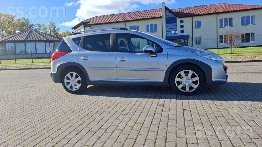 Peugeot 207 2008 photo 2