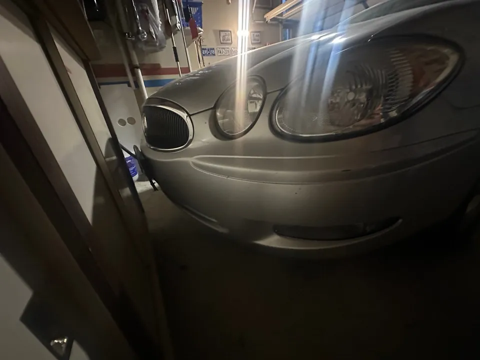 Buick Allure 2005 photo 2