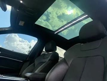 Audi E-Tron 2022 photo 3