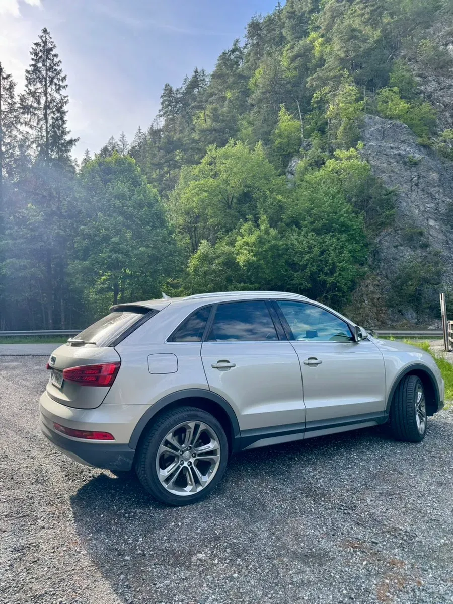 Audi Q3 2015 photo 2