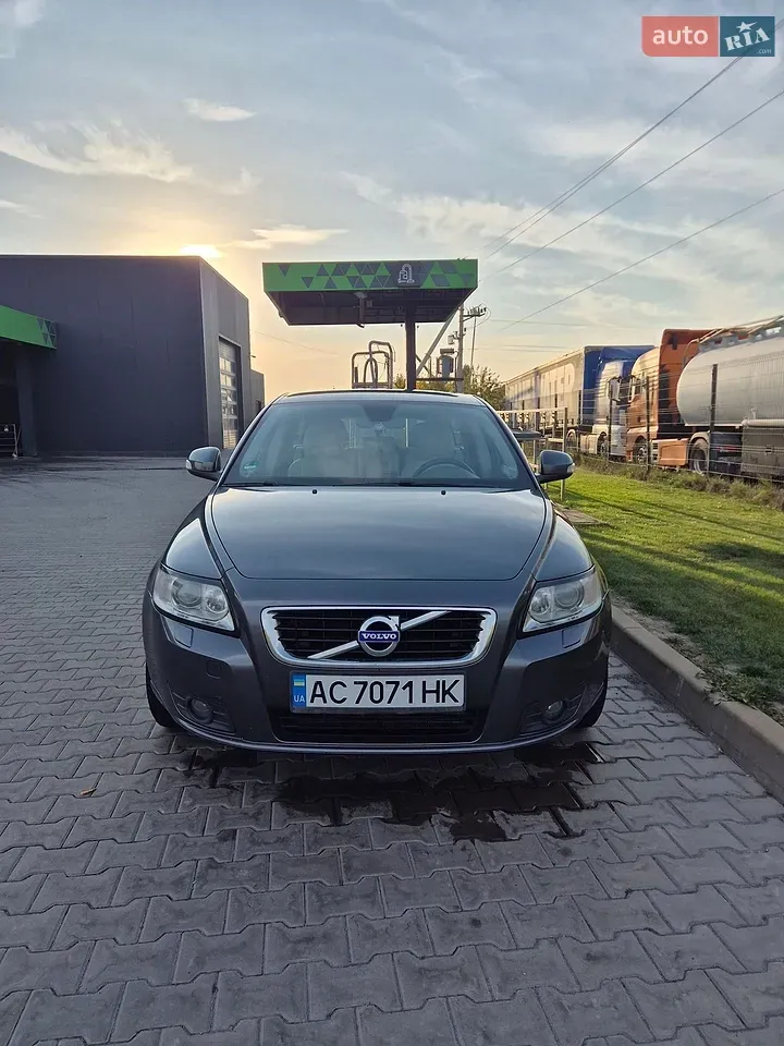 Volvo V50