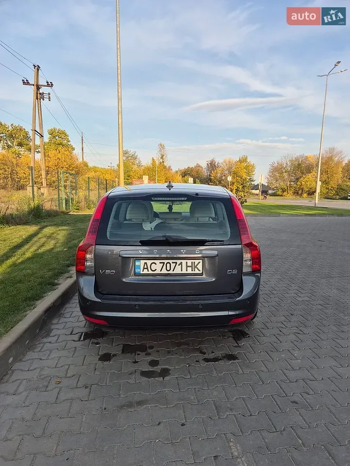 Volvo V50 2010 photo 4