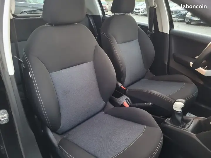 Peugeot 208 2018 photo 4