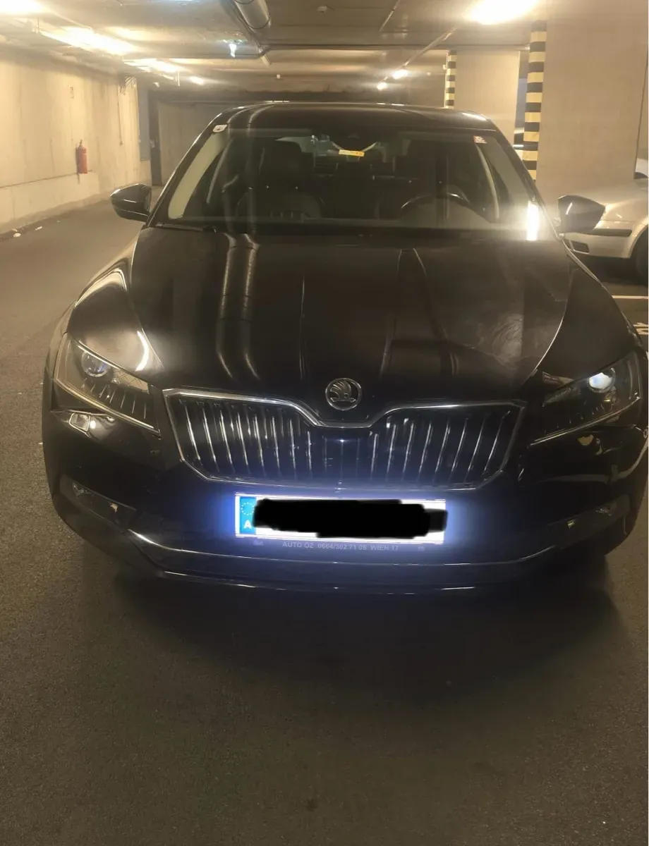 Skoda Superb 2018 photo 2