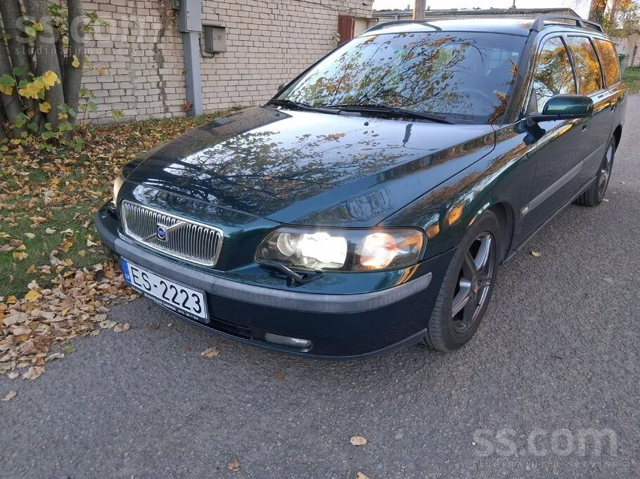 Volvo V70 2003 photo 2