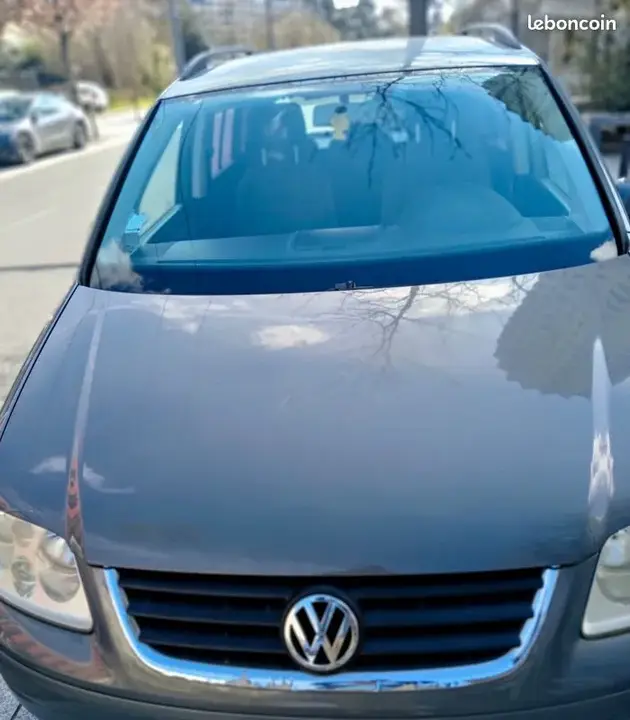 Volkswagen Touran 2005 photo 2