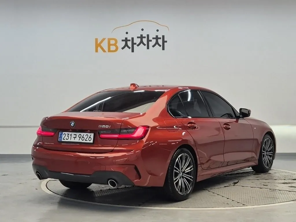BMW 3 Series 2021 photo 3