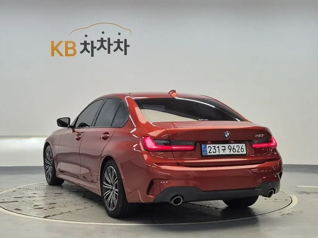 BMW 3 Series 2021 photo 2