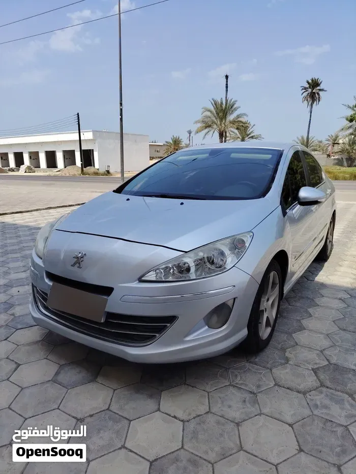 Peugeot 408
