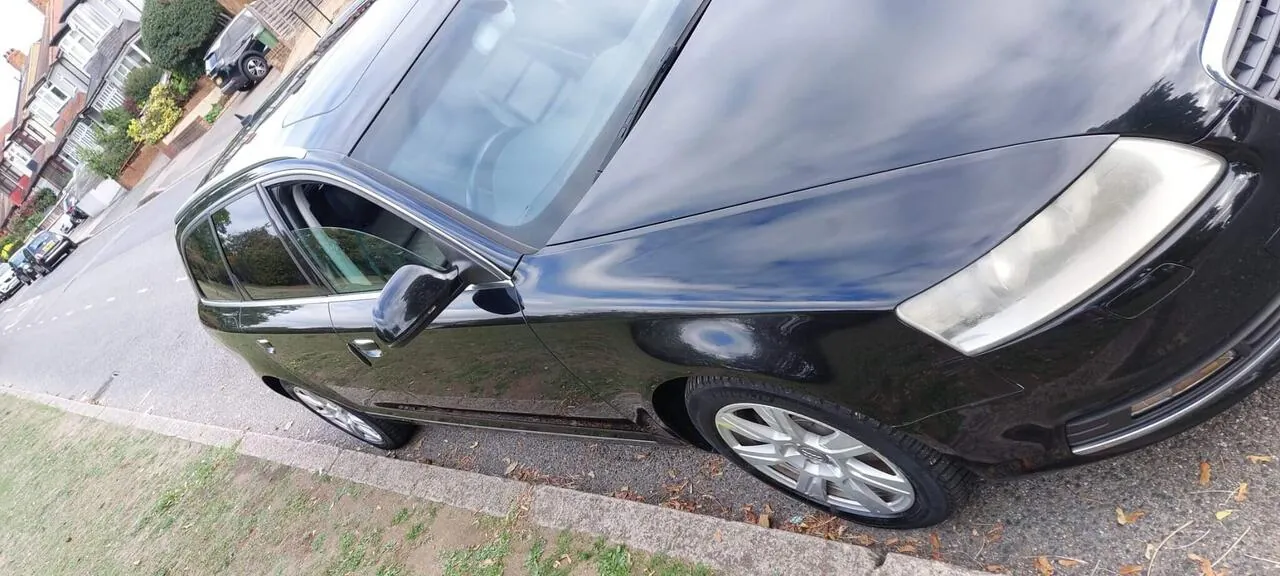 Audi A6 Avant 2011 photo 2