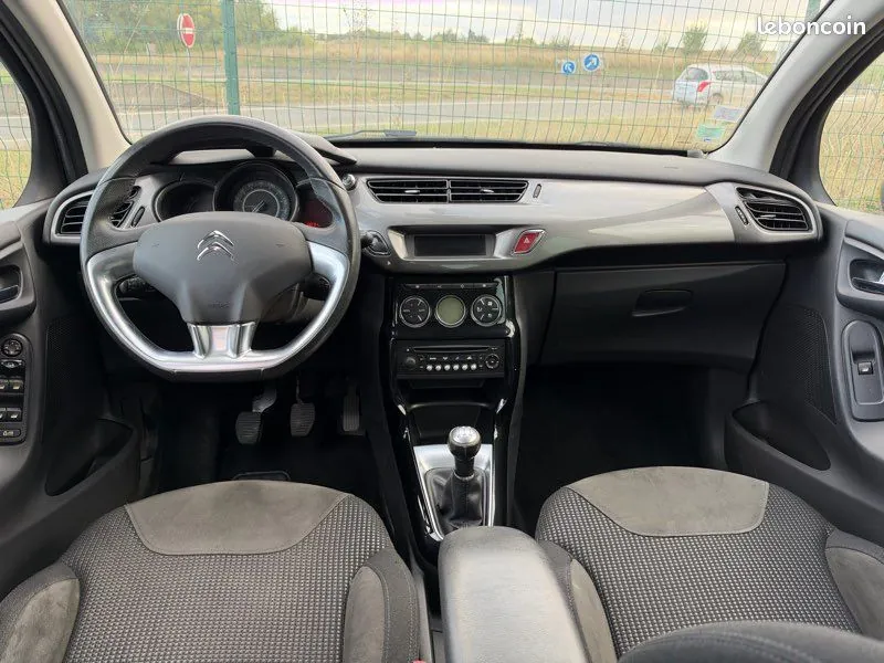 Citroen C3 2010 photo 3