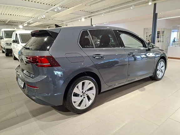 Volkswagen Golf I 2026 photo 3
