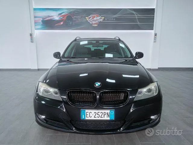 BMW 318D 2010 photo 2