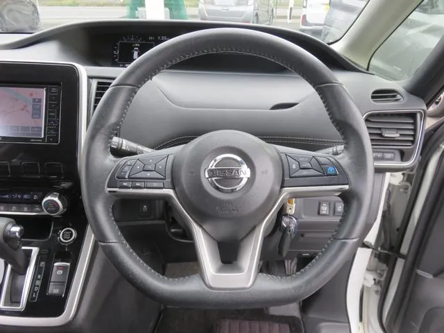 Nissan Serena 2016 photo 3