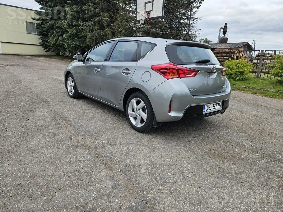 Toyota Auris 2014 photo 4
