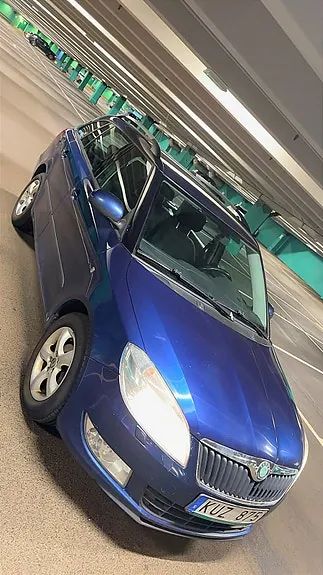 Skoda Fabia 2011 photo 2