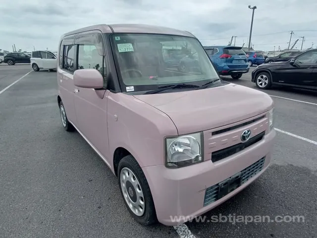 Toyota Pixis Space