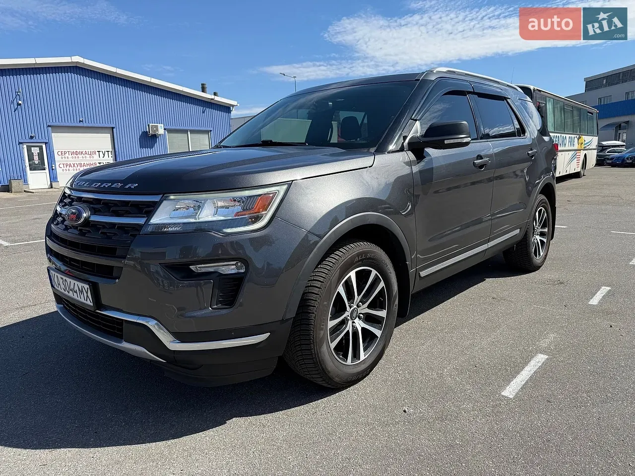 Ford Explorer 2018 photo 2