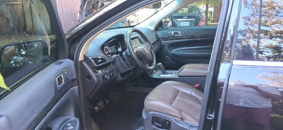Lincoln Mkt 2014 photo 4