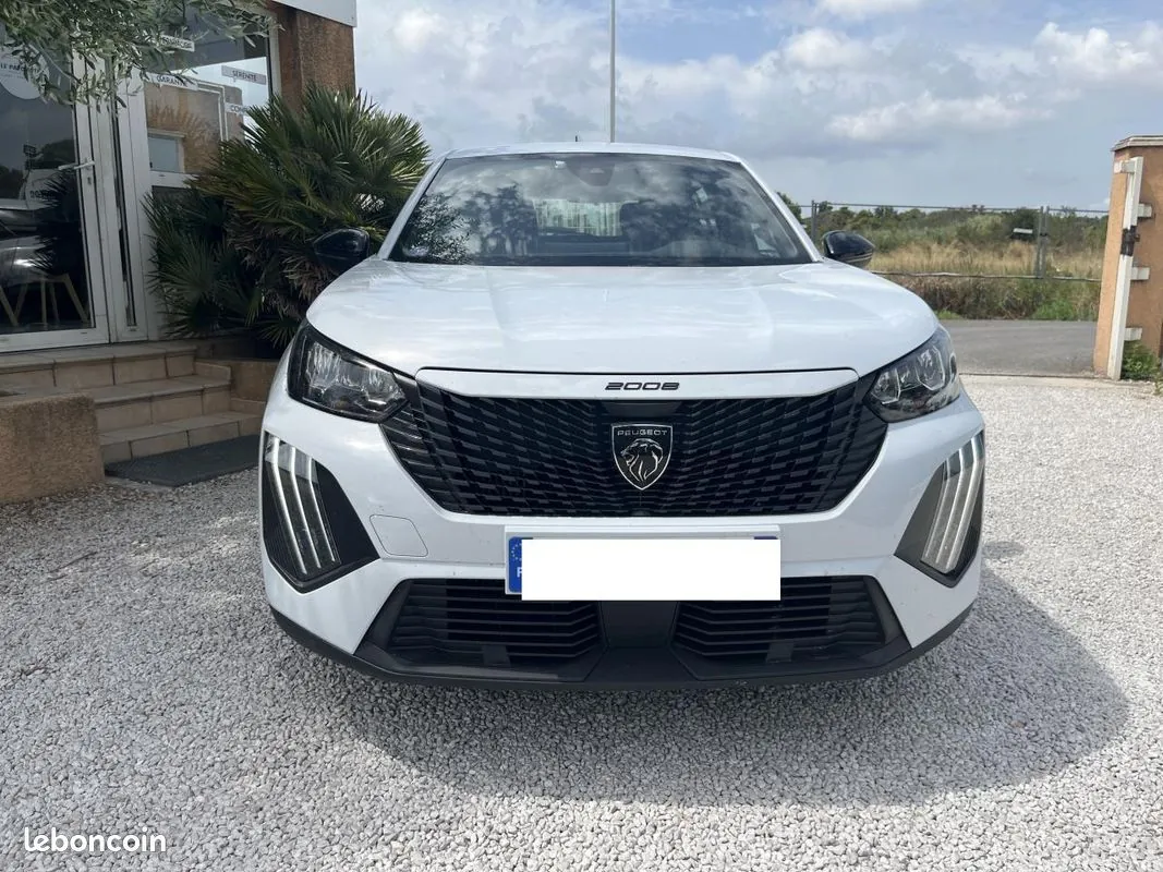 Peugeot 2008 2024 photo 2
