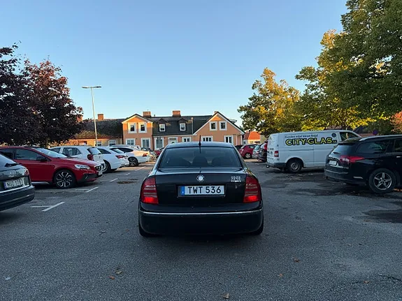 Skoda Superb 2003 photo 4