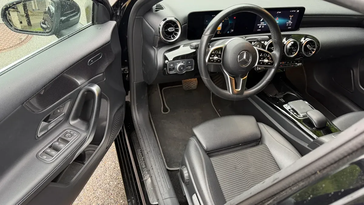 Mercedes-Benz A-Class 2019 photo 3