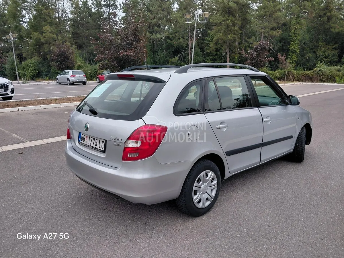 Skoda Fabia 2012 photo 5