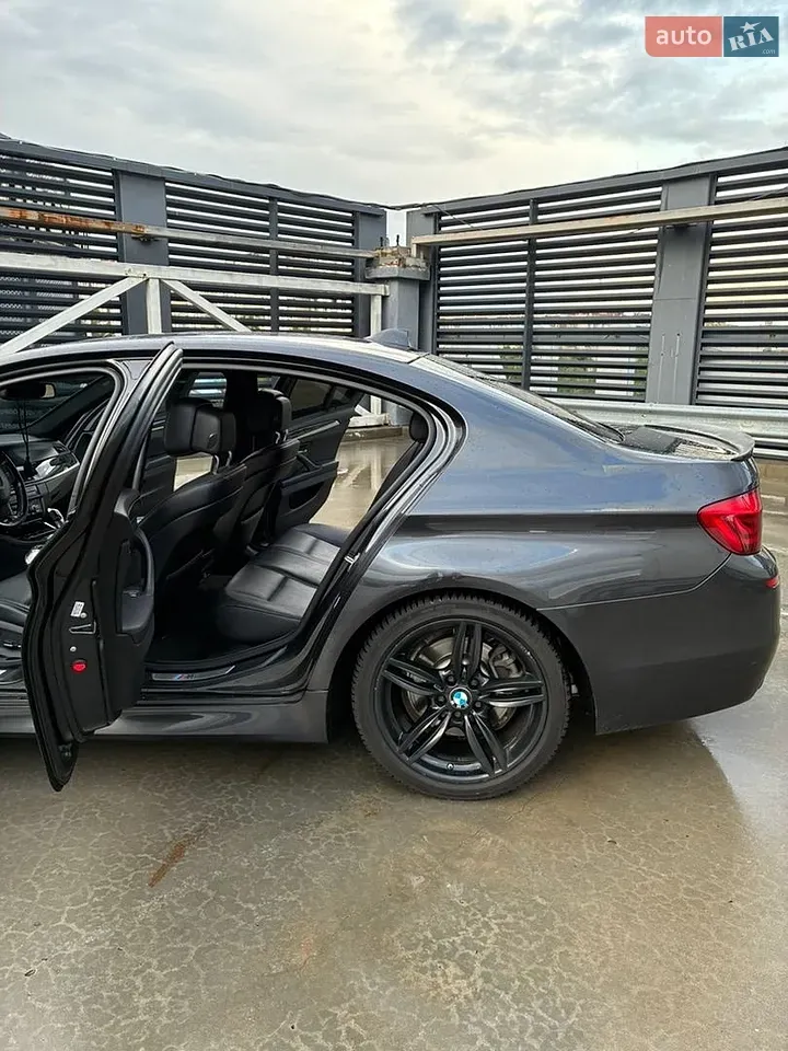 BMW 5 Series 2012 photo 3