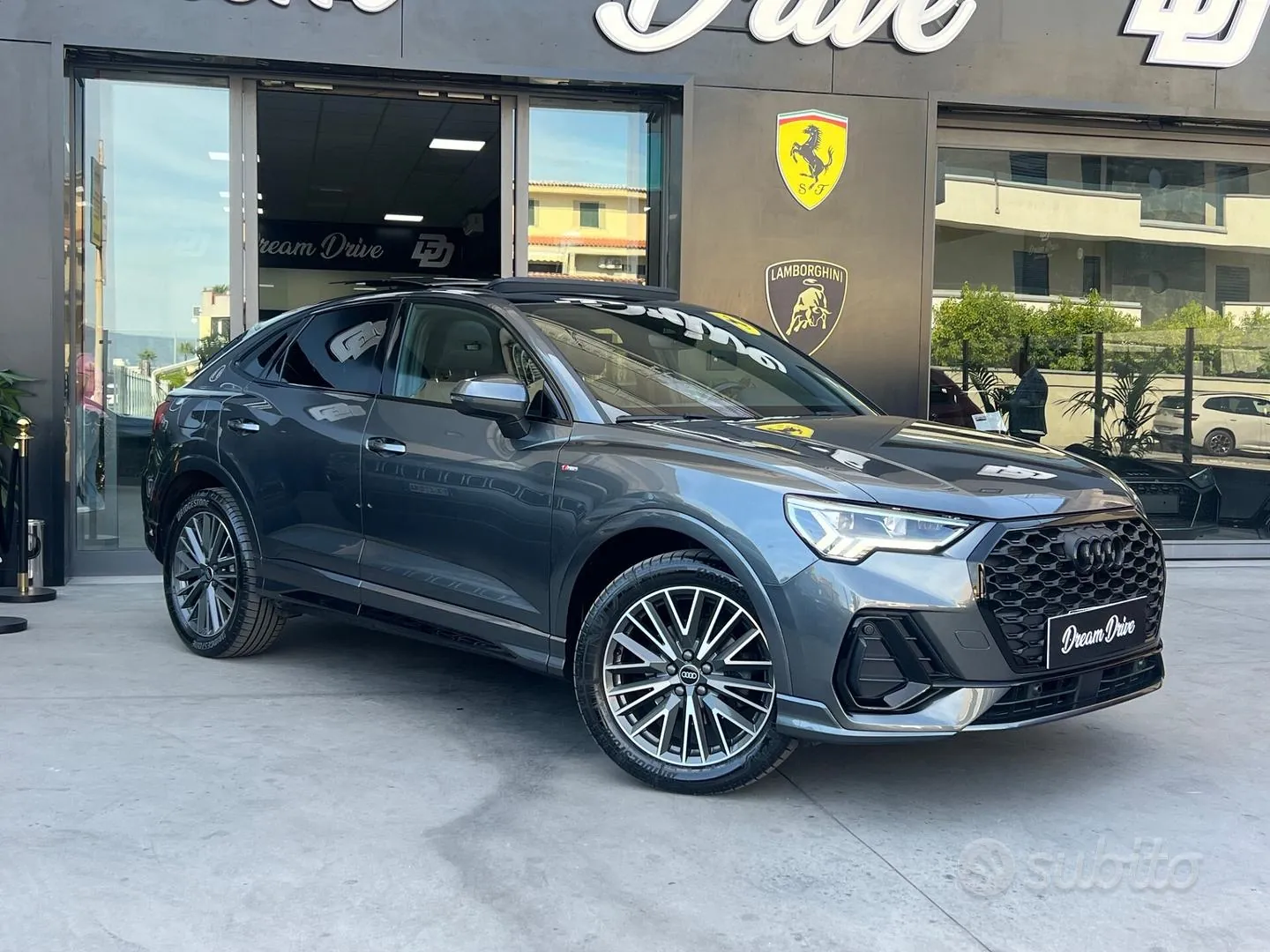 Audi Q3 2023 photo 2