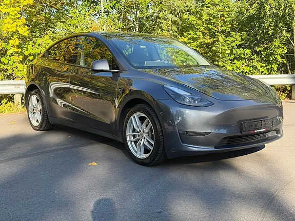 Tesla Model Y 2022 photo 2