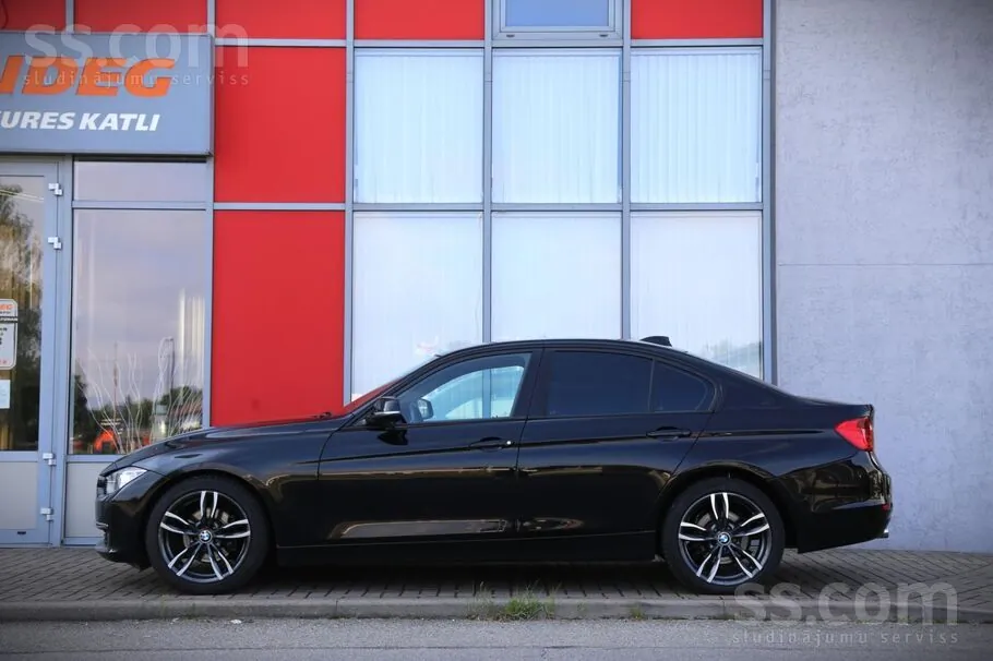BMW 316 2012 photo 2