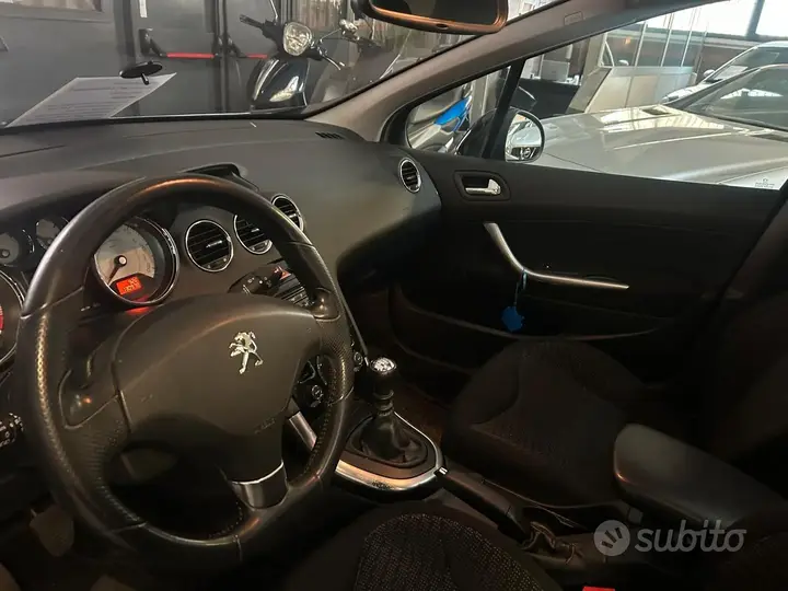 Peugeot 308 2011 photo 5