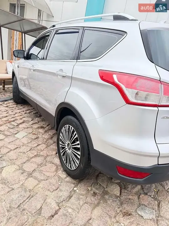 Ford Escape 2016 photo 4