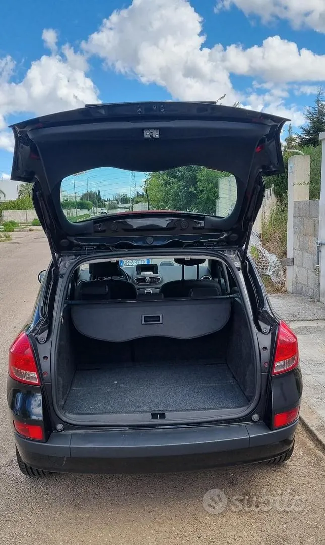 Renault Clio 2010 photo 3