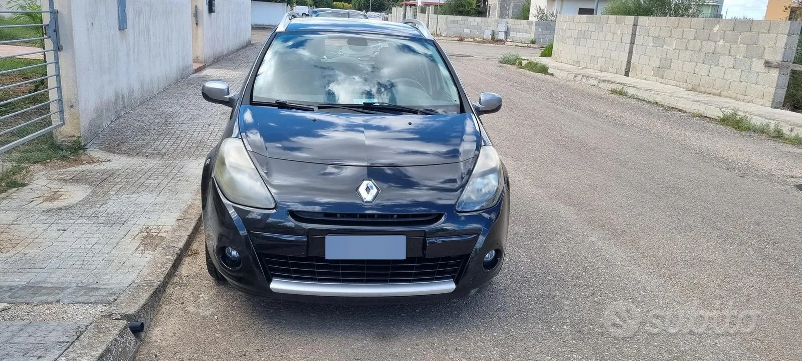 Renault Clio 2010 photo 2