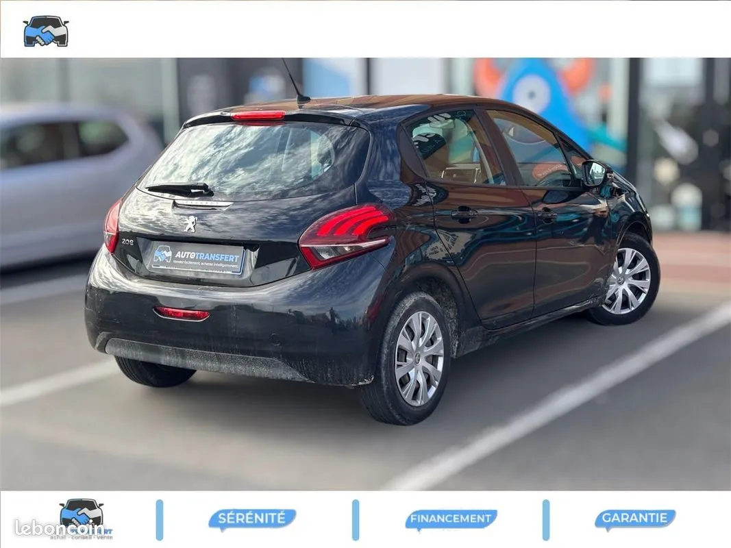 Peugeot 208 2018 photo 3
