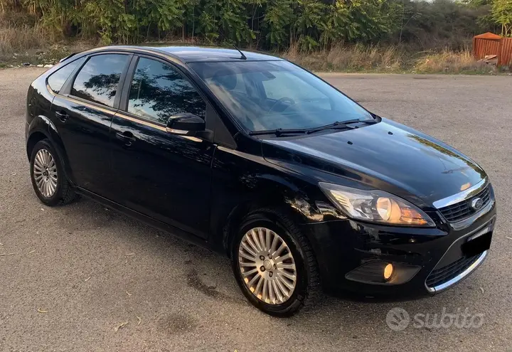 Ford Focus 2010 photo 2
