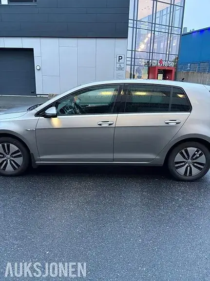 Volkswagen E-Golf 2015 photo 5