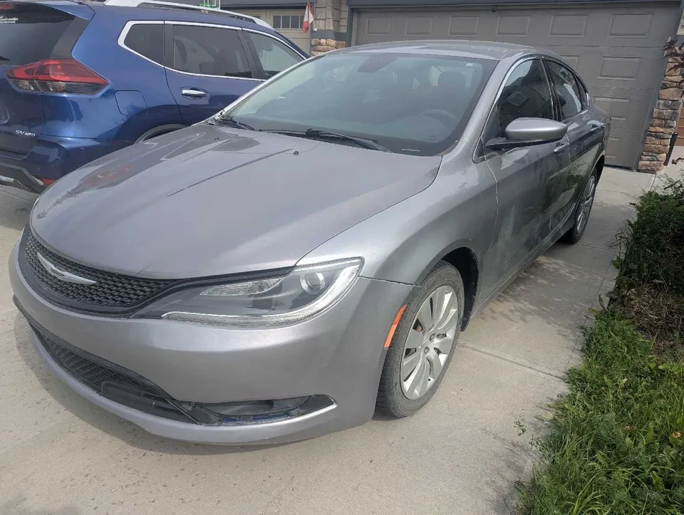 Chrysler 200
