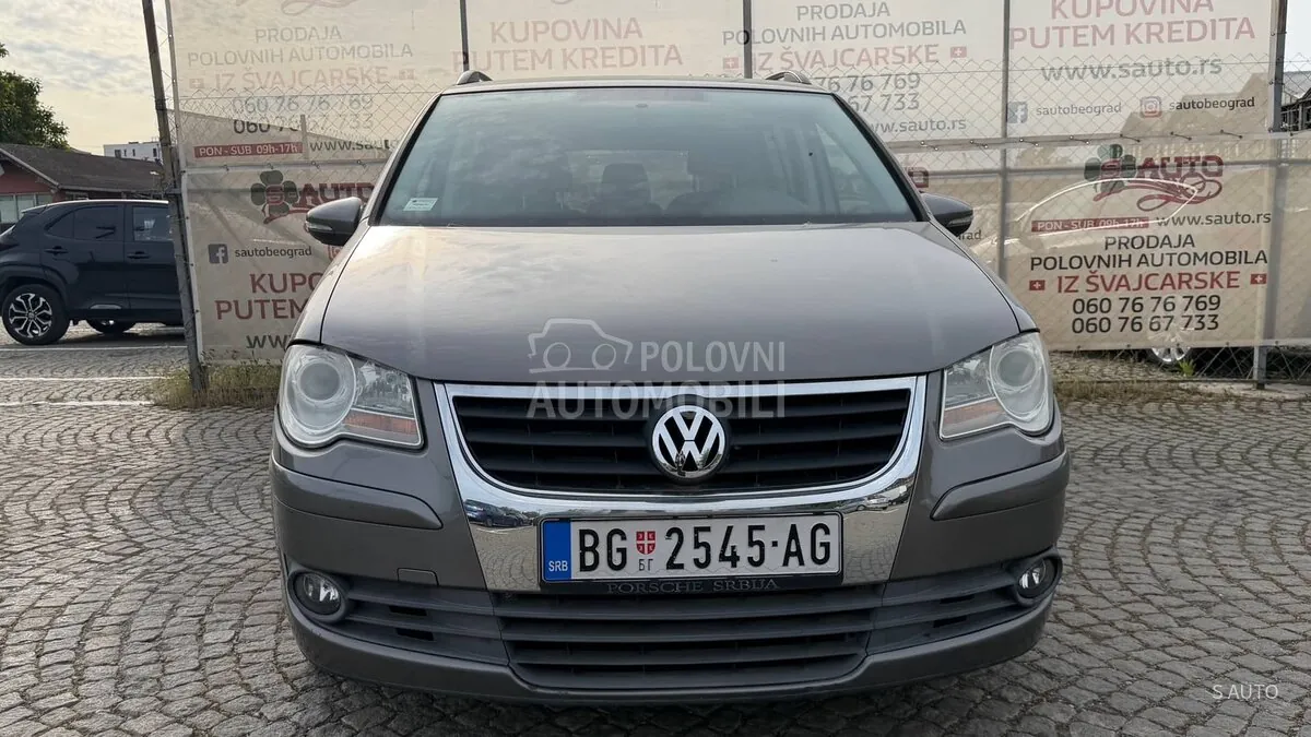 Volkswagen Touran 2009 photo 2