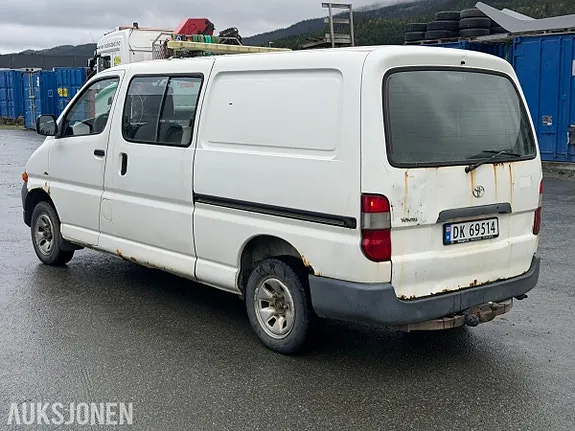 Toyota Hiace 2003 photo 3