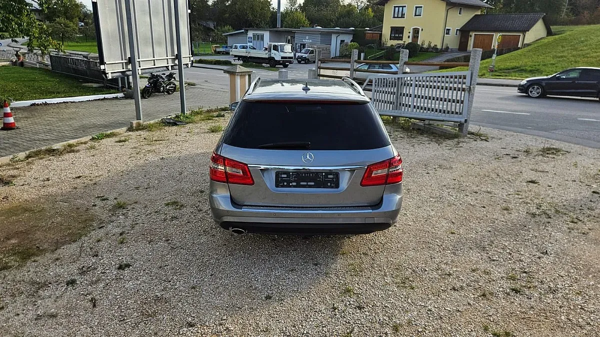 Mercedes-Benz E-Class 2010 photo 3