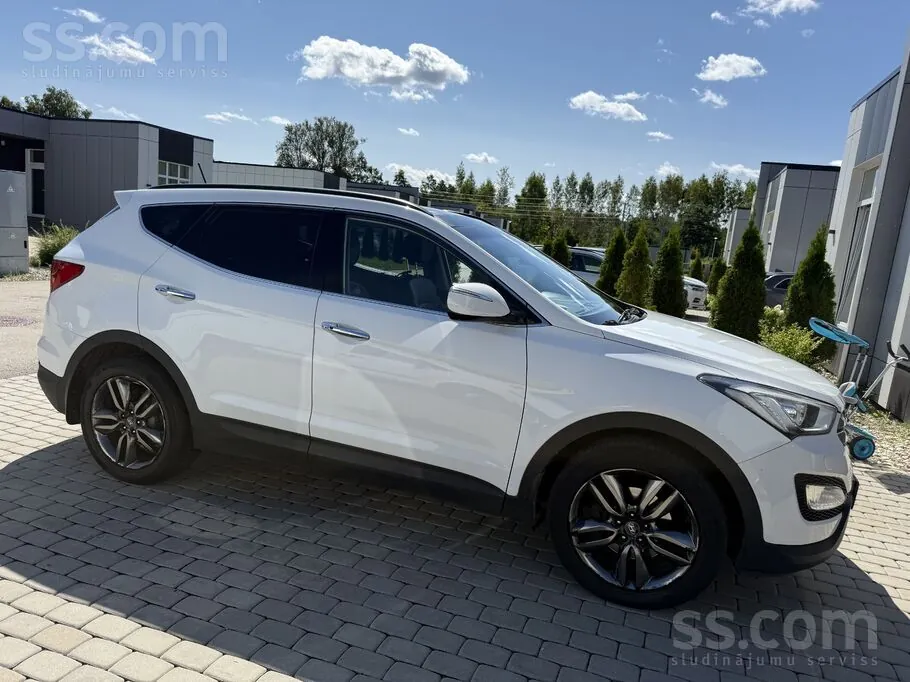 Hyundai Santa Fe 2013 photo 3