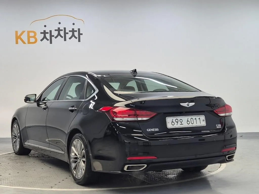 Hyundai Genesis 2015 photo 2