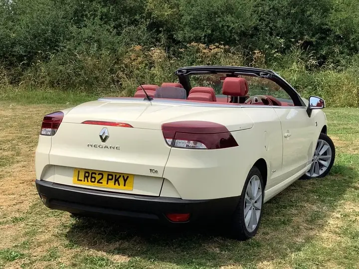Renault Megane 2012 photo 2