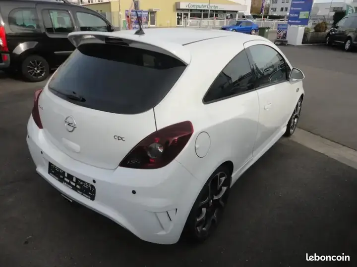 Opel Corsa 2012 photo 2