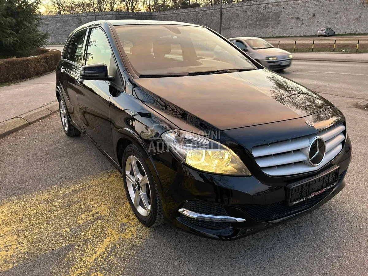 Mercedes-Benz B 200 2017 photo 5