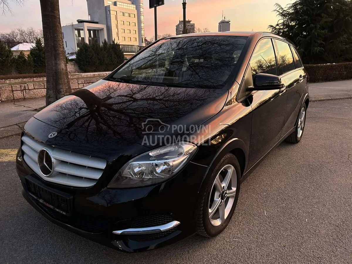 Mercedes-Benz B 200