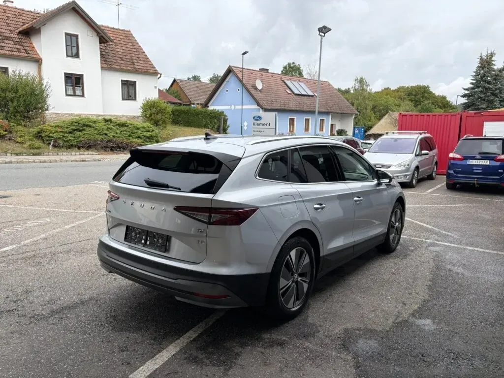 Skoda Enyaq 2023 photo 3